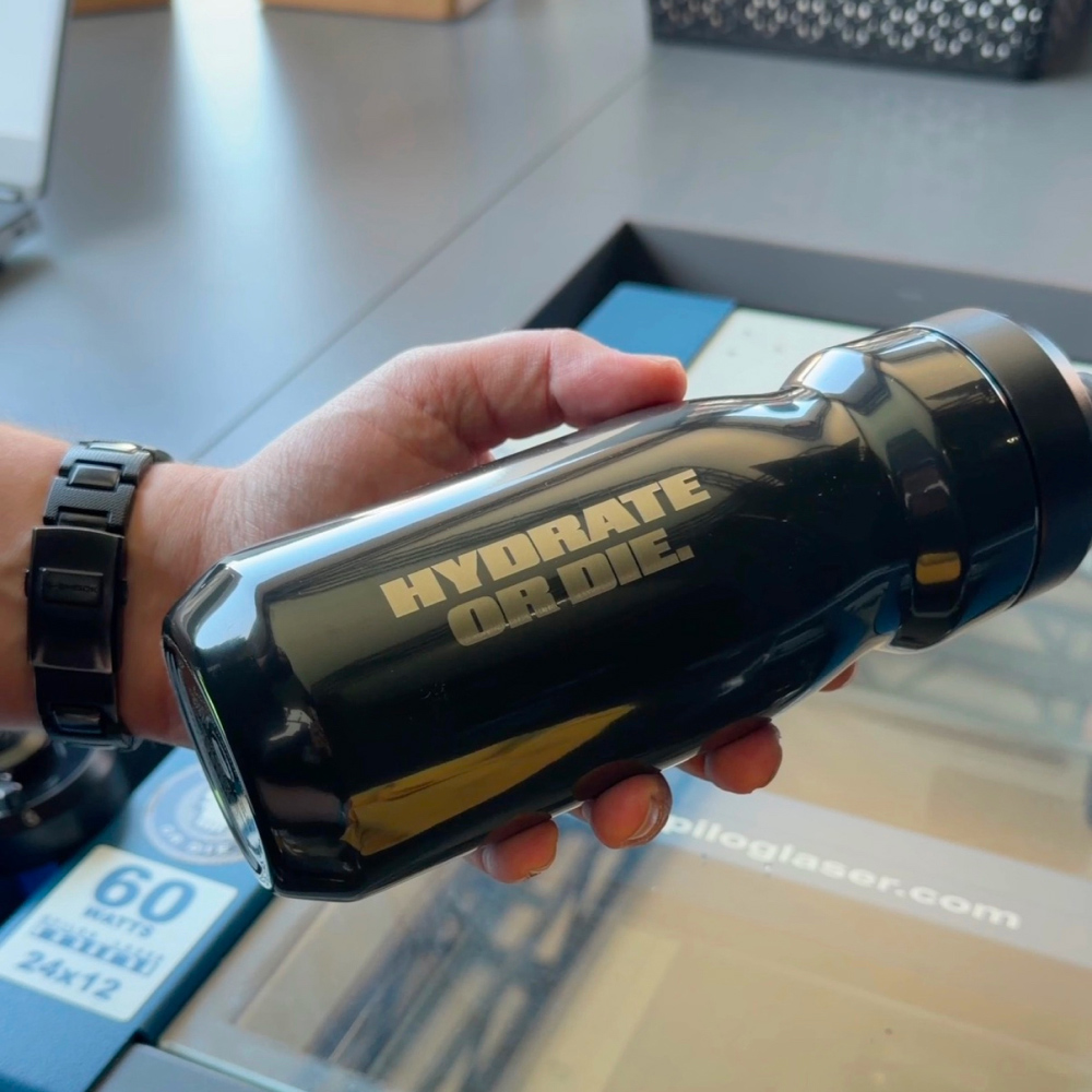 Botella CamelBak personalizada por un cliente, diseño 7 de 8